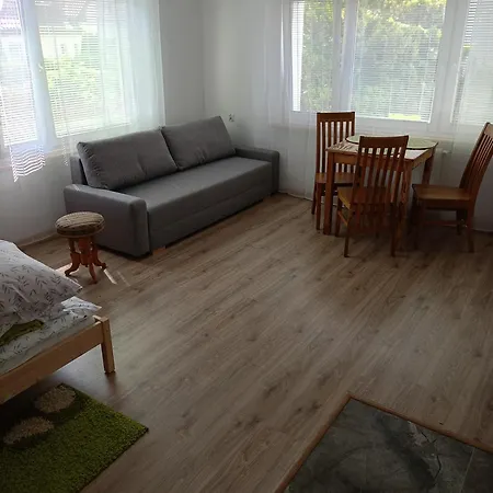 Baza Noclegowa Arkadia *